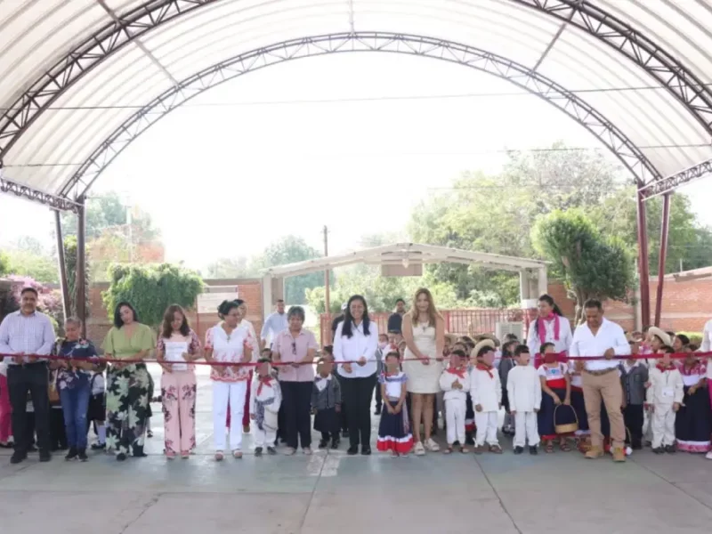 Ariadna Ayala presidenta municipal, impulsa una educación digna en Atlixco.
