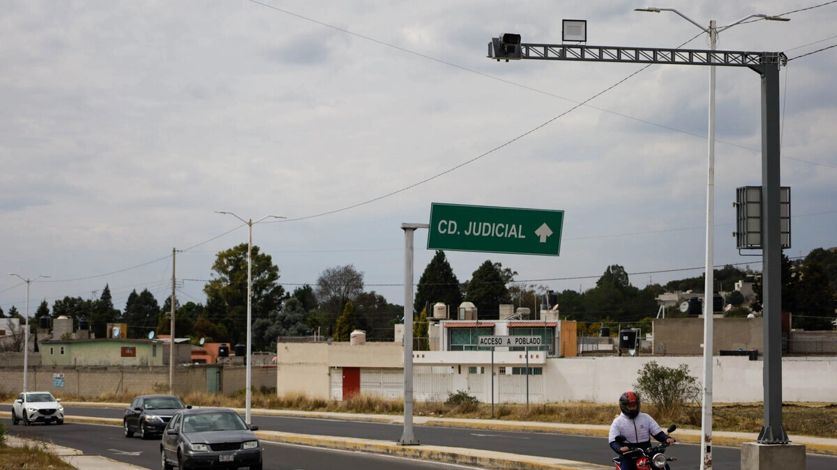 Van por los conductores poblanos que utilizan placas foráneas para evitar fotomultas