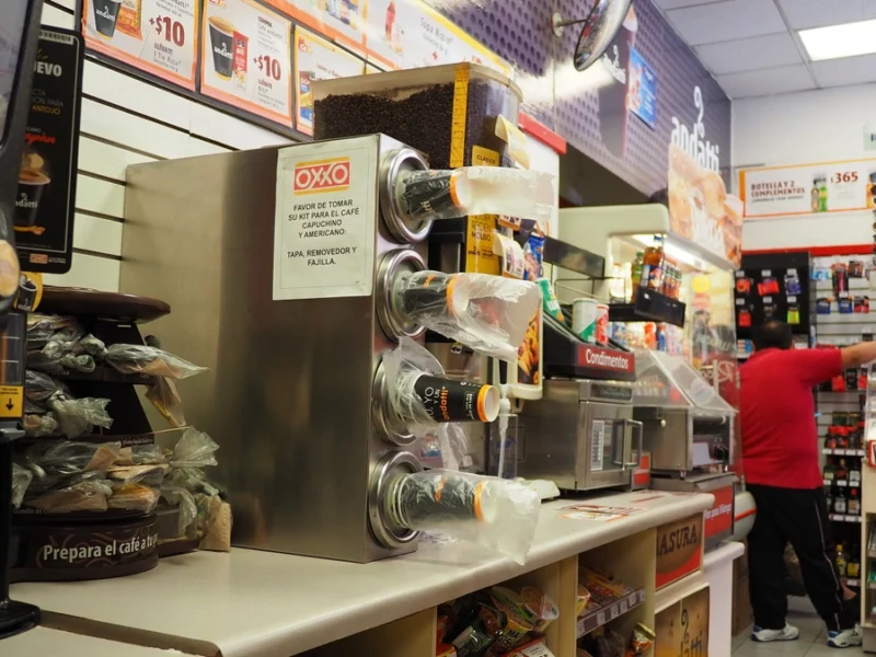 Secretaría de Economía busca que tiendas Oxxo vendan productos poblanos  