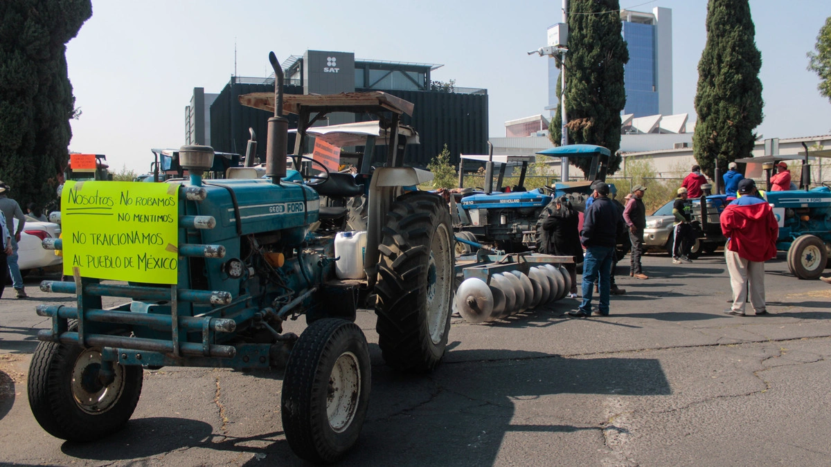 Campesinos de Puebla llegan a un acuerdo con el SAT y levantan bloqueos 