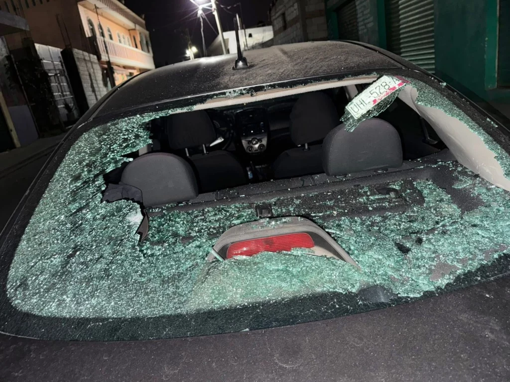 El líder de Sonido Fantasma usó su micrófono para intentar parar la riña en Chalchihuapan.