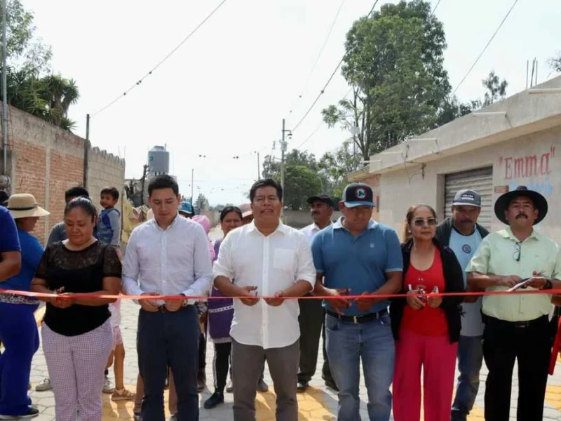 Mateo Hernández inaugura obra de adoquinamiento y drenaje de calles en Tecamachalco