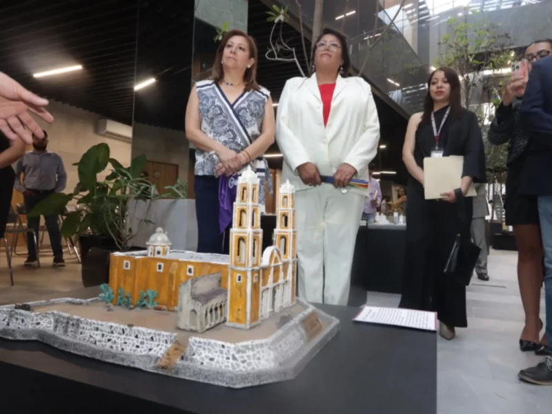 Exponen en Congreso “Transformación de Puebla: la ciudad en pequeño, la historia en grande”