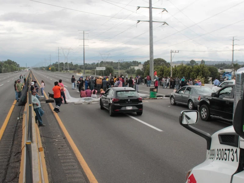 Pobladores de San Miguel Xoxtla vuelven a cerrar la autopista México-Puebla en ambos sentidos 