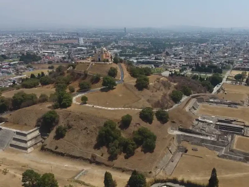 Vista de la zona arqueológica de Cholula, Puebla.
