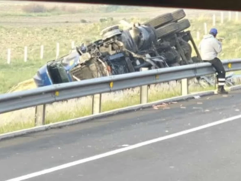 Accidente en la Amozoc-Perote deja cuantiosos daños materiales