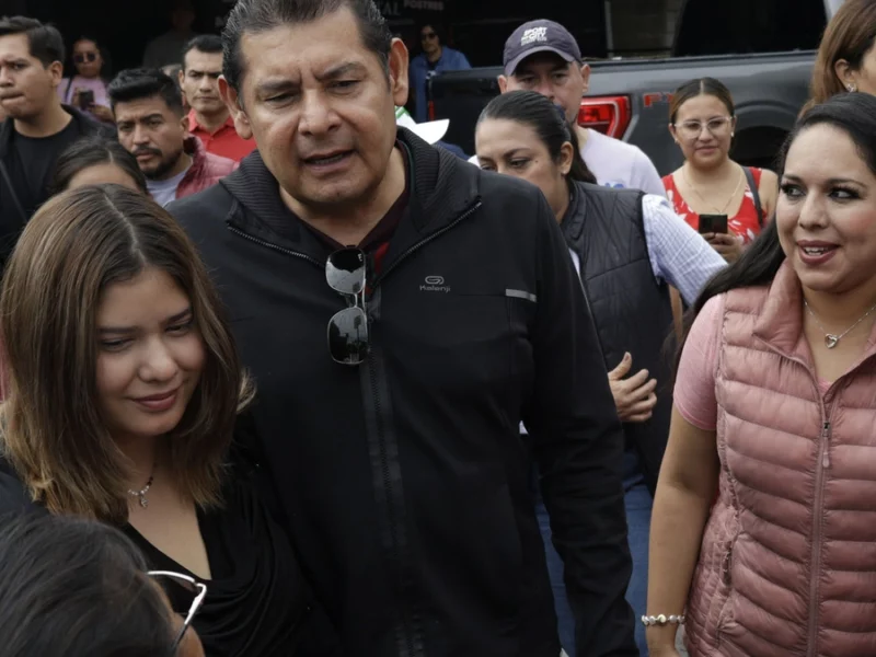 Identifican a funcionarios de Puebla que piden “moches” para agilizar trámites