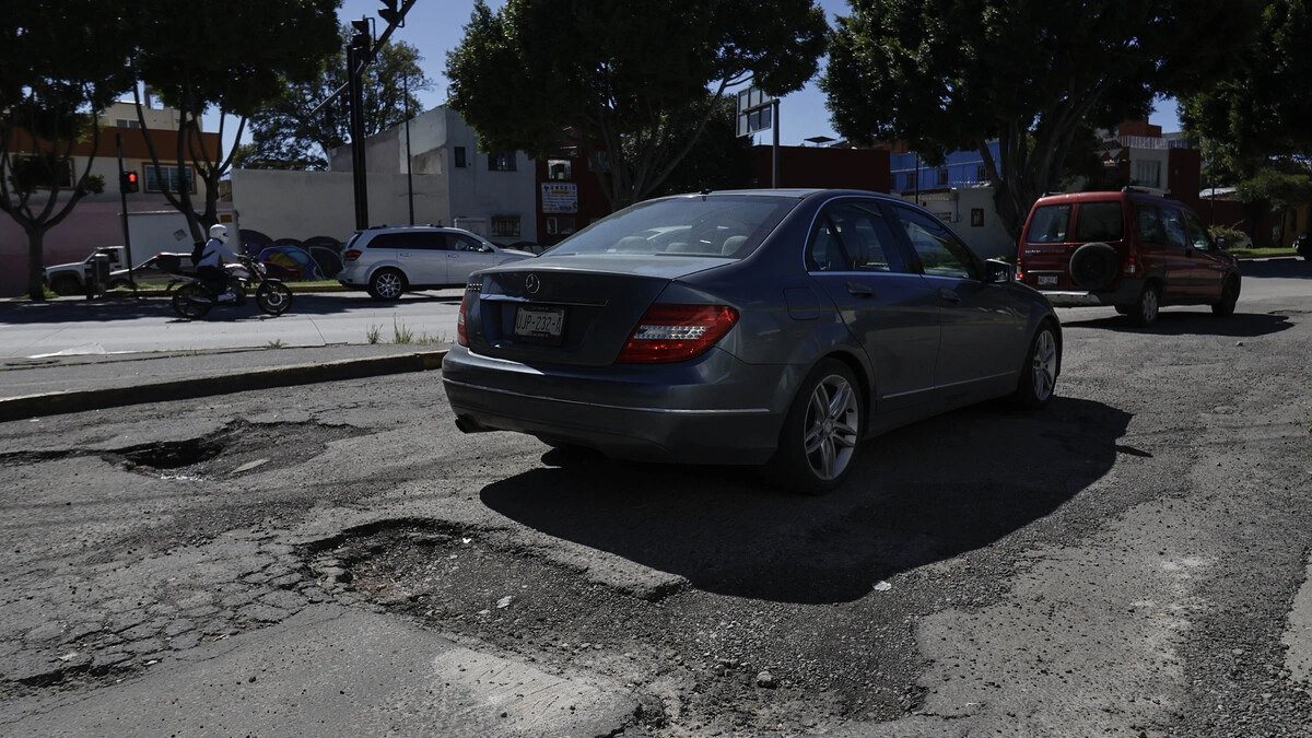 Ayuntamiento de Puebla contempla tapar 220 mil baches en lo que resta del 2025 