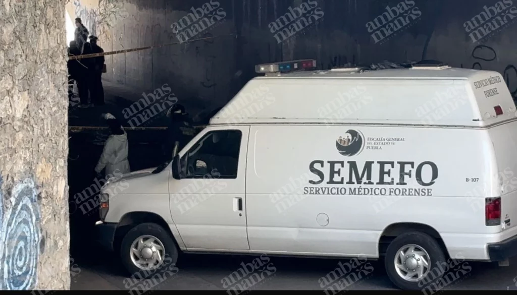 Fue en la madrugada de este jueves cuando se localizó el cadáver calcinado de una persona en la cajuela de un automóvil en llamas y abandonado en la colonia Casa Blanca.