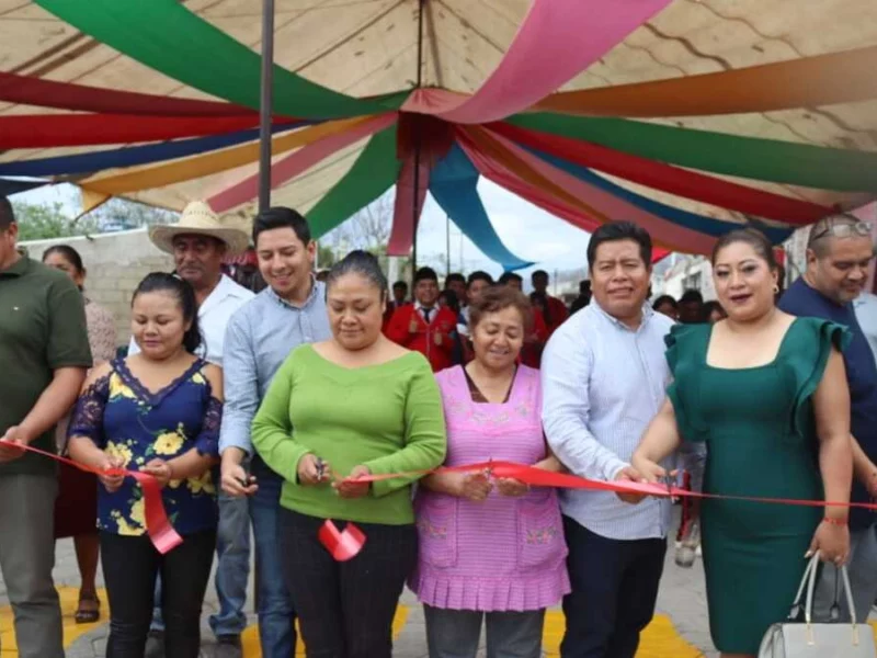 Inauguran calle que beneficiará a habitantes de Santiago Alseseca, Tecamachalco