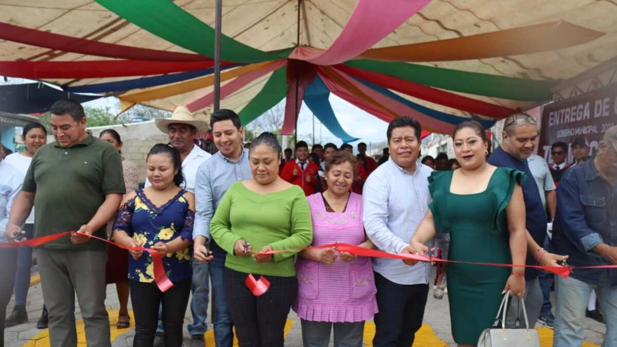 Inauguran calle que beneficiará a habitantes de Santiago Alseseca, Tecamachalco