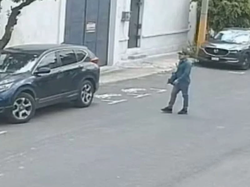 Roban otra camioneta Honda estacionada en los parquímetros de Puebla