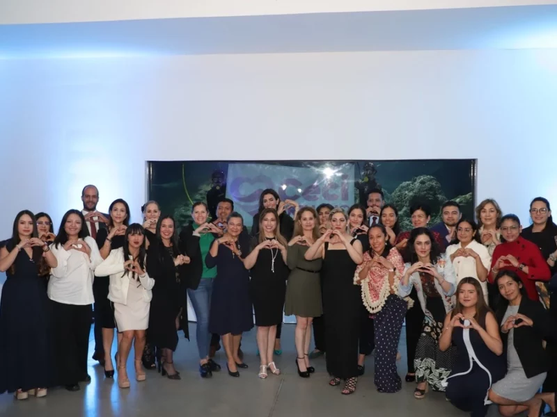 Ceci Arellano preside cena de programa de voluntariado; se suma Acuario Michin