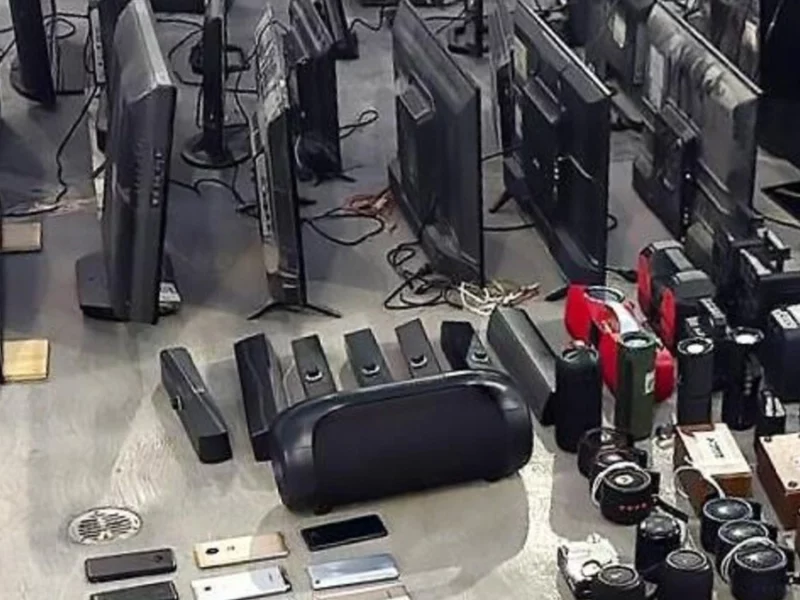 Aseguran decenas de pantallas y televisores en el penal de San Pedro Cholula