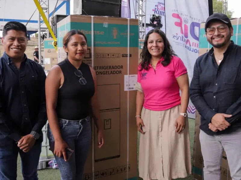 Reconocen en San Andrés el amor y entrega de las madres