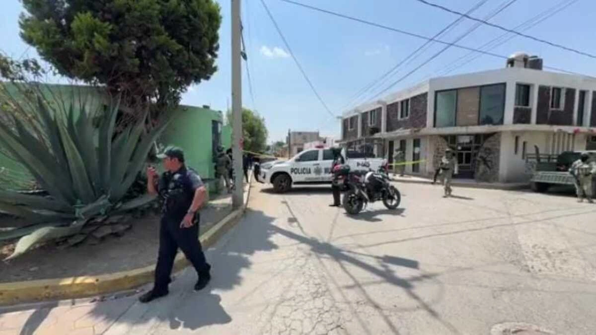 Ejecutan al conductor de una camioneta en Coronango