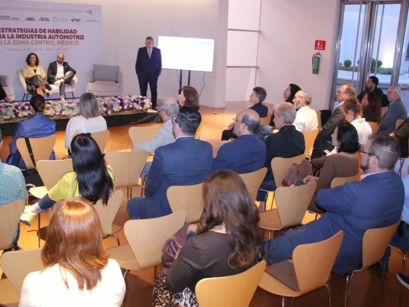 Gobierno estatal y empresas automotrices fortalecen competitividad de la industria