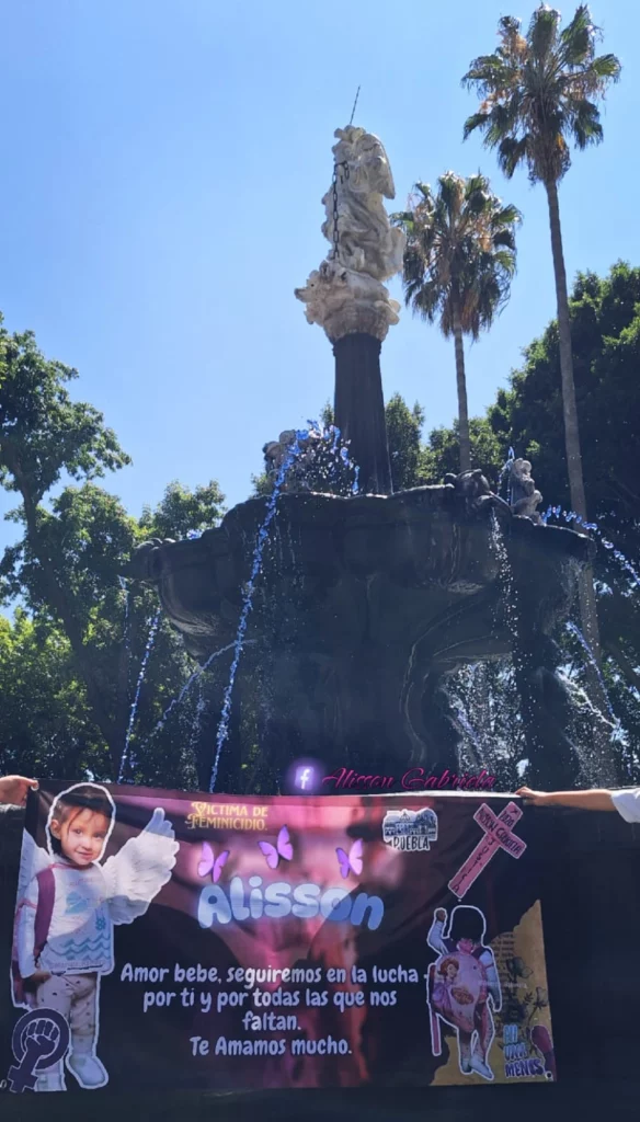 La niña, de tan solo 2 años y 3 meses de edad, fue víctima de violencia física, sexual y negligencia por parte de su madre Daniela N., y su padrastro, Víctor Hugo N.