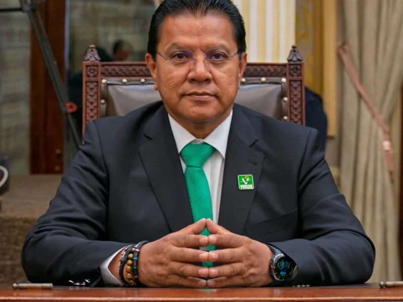 Miguel Márquez se desmarca del huachicoleo eléctrico en Puebla; dice que no lo investigan