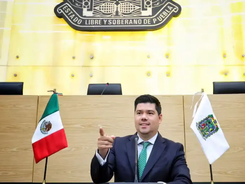 Jimmy Natale propone aprovechamiento de agua de lluvia en escuelas de Puebla.