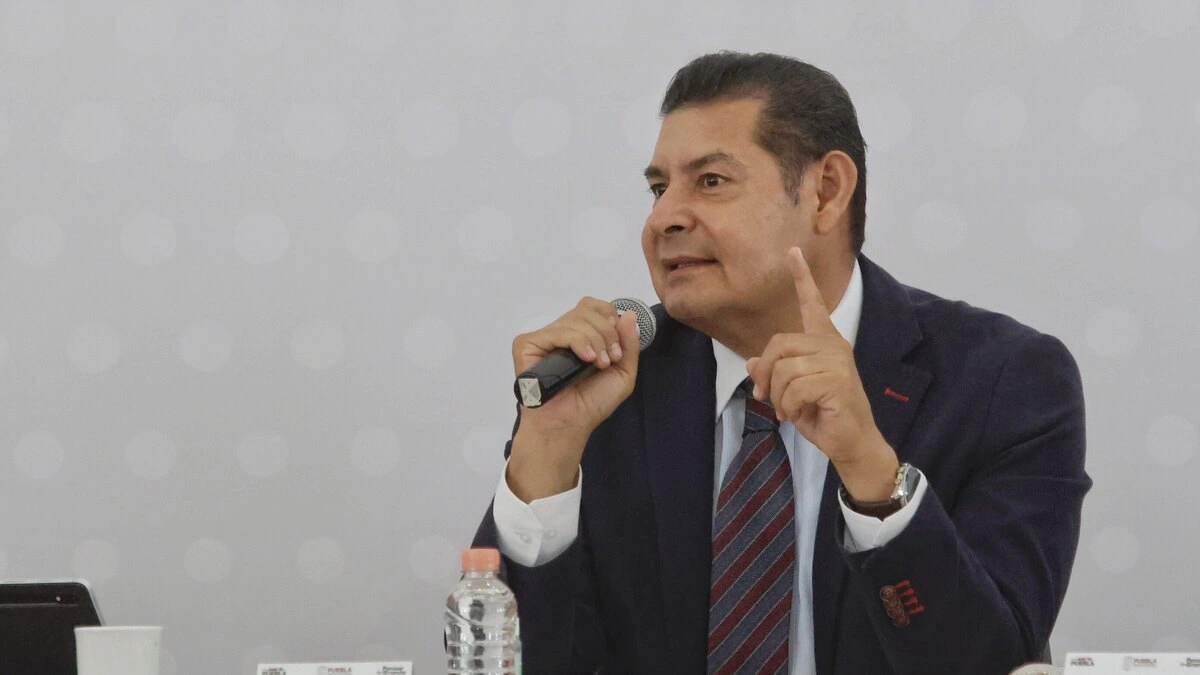 “Haremos megaobras sin que sean megadeudas”; Armenta dice que el cablebús va  