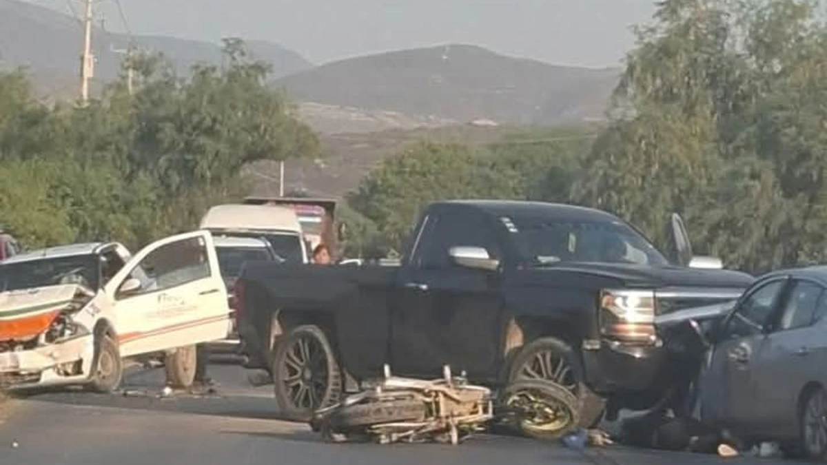 Muere motociclista en carambola a unos metros de su casa, en Tehuacán