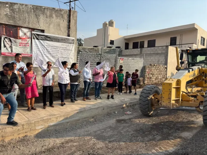 Ariadna Ayala presidenta de Atlixco inicia pavimentación integral en San Alfonso, una obra con visión social y sustentable.