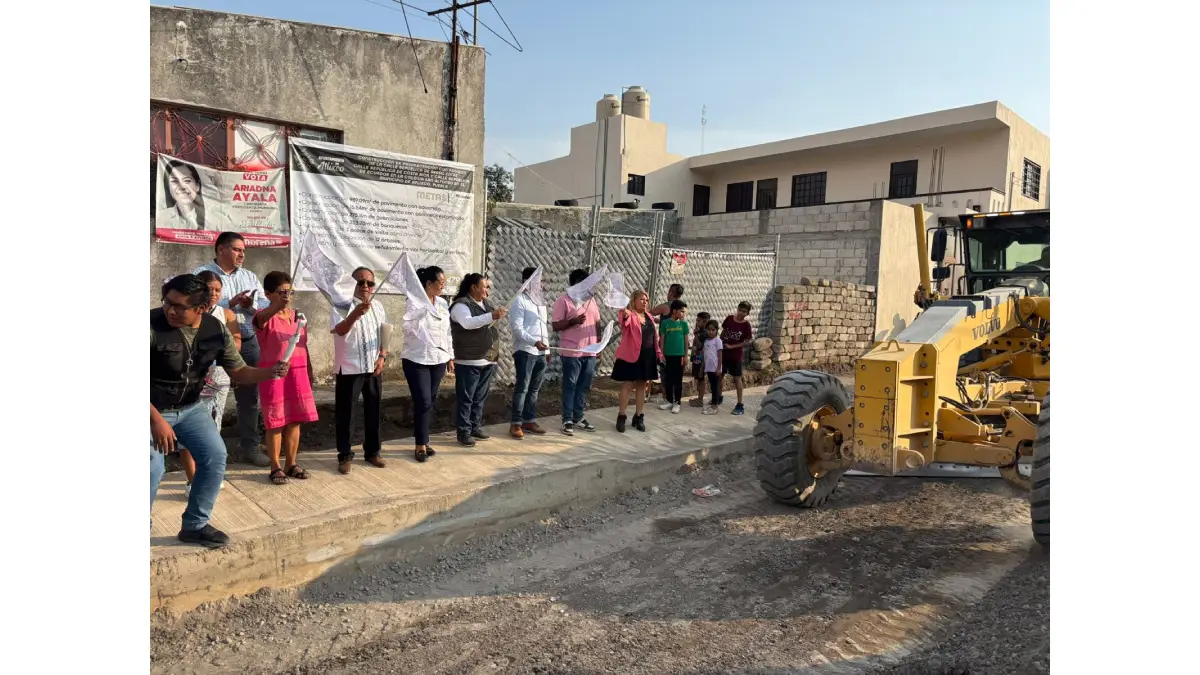 Ariadna Ayala presidenta de Atlixco inicia pavimentación integral en San Alfonso, una obra con visión social y sustentable.