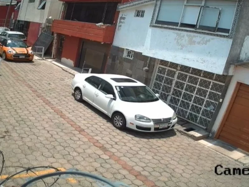 Automovilistas comienzan a estacionarse en privadas para evitar los parquímetros en Puebla 