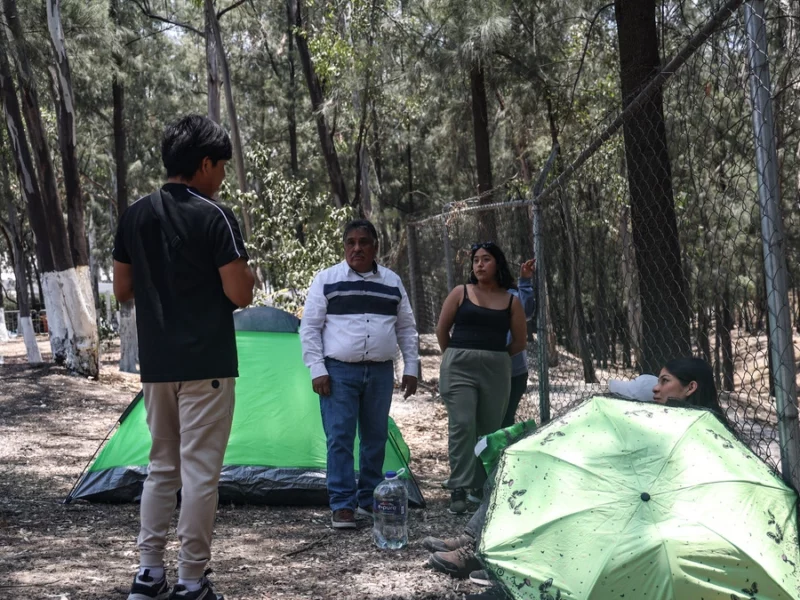 Tras confirmar presentación, fans de Scorpions acampan por 2 días en la Feria de Puebla  