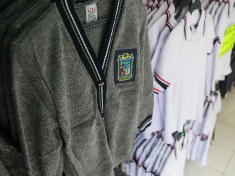 Habrá cambios en los uniformes escolares de Puebla; así lucirán el siguiente ciclo  