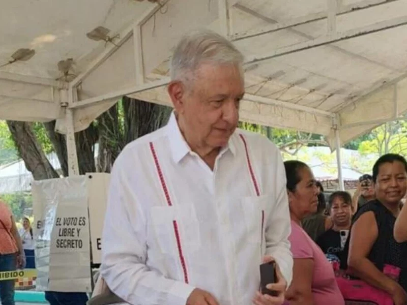 AMLO reaparece públicamente para participar en la elección judicial
