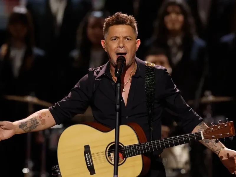 Alejandro Sanz la rompe en Puebla y abre nueva fecha de concierto