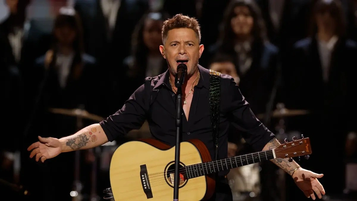 Alejandro Sanz la rompe en Puebla y abre nueva fecha de concierto