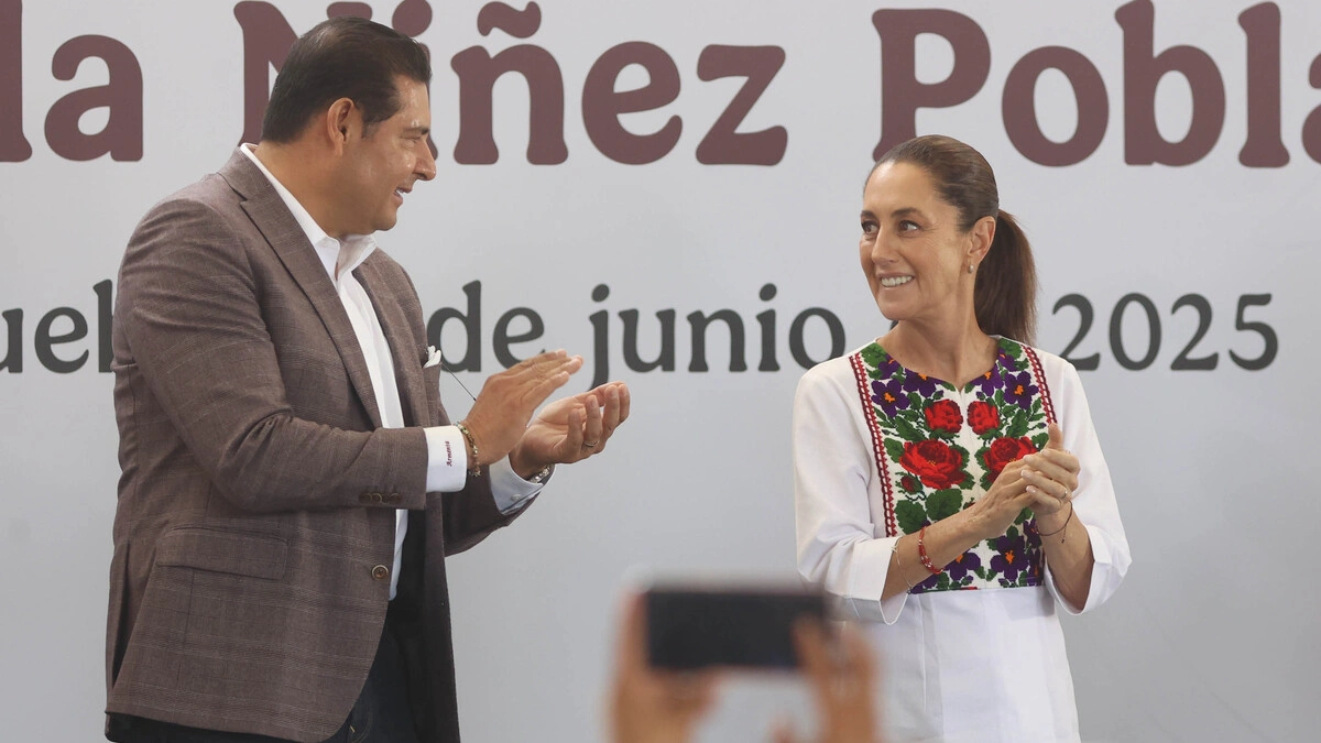 Sheinbaum reconoce que a Armenta lo respetan y lo quieren; recibe carpeta de proyectos
