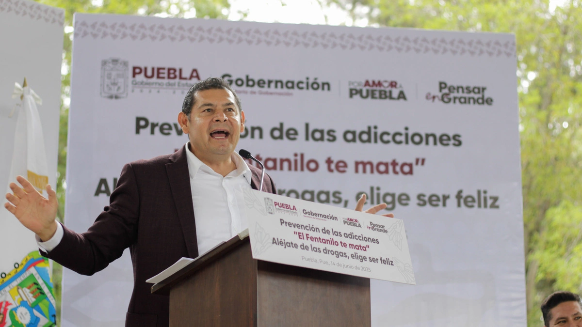 Anuncia Armenta la creación de 15 escuelas de fútbol con el Club Puebla 