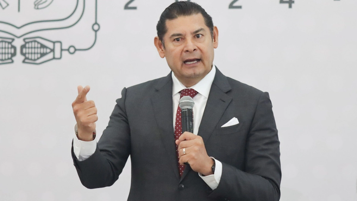 Armenta avala cambios en Ley del Ciberasedio en Puebla  