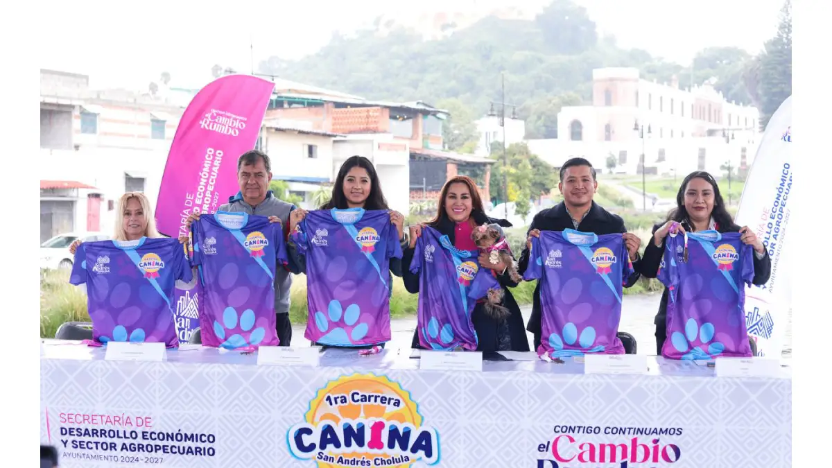 Presentan medalla y playera de la 1ª Carrera Canina en San Andrés Cholula