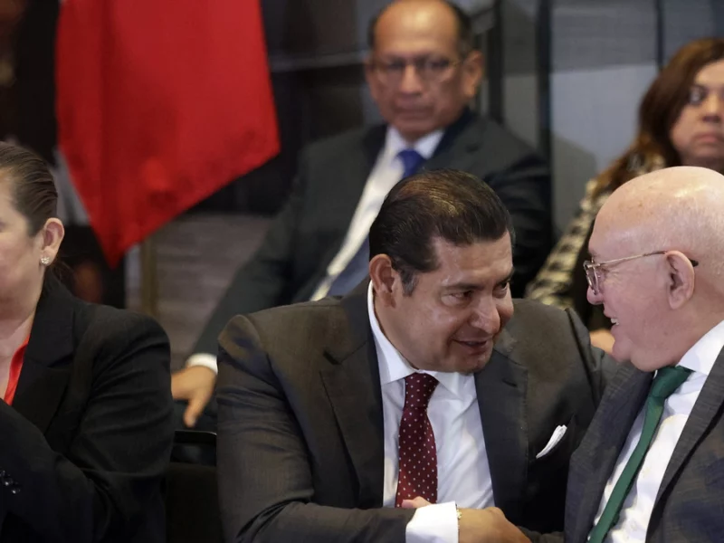 Alejandro Armenta está haciendo lo que tiene que hacer, reconoce Colmenares 