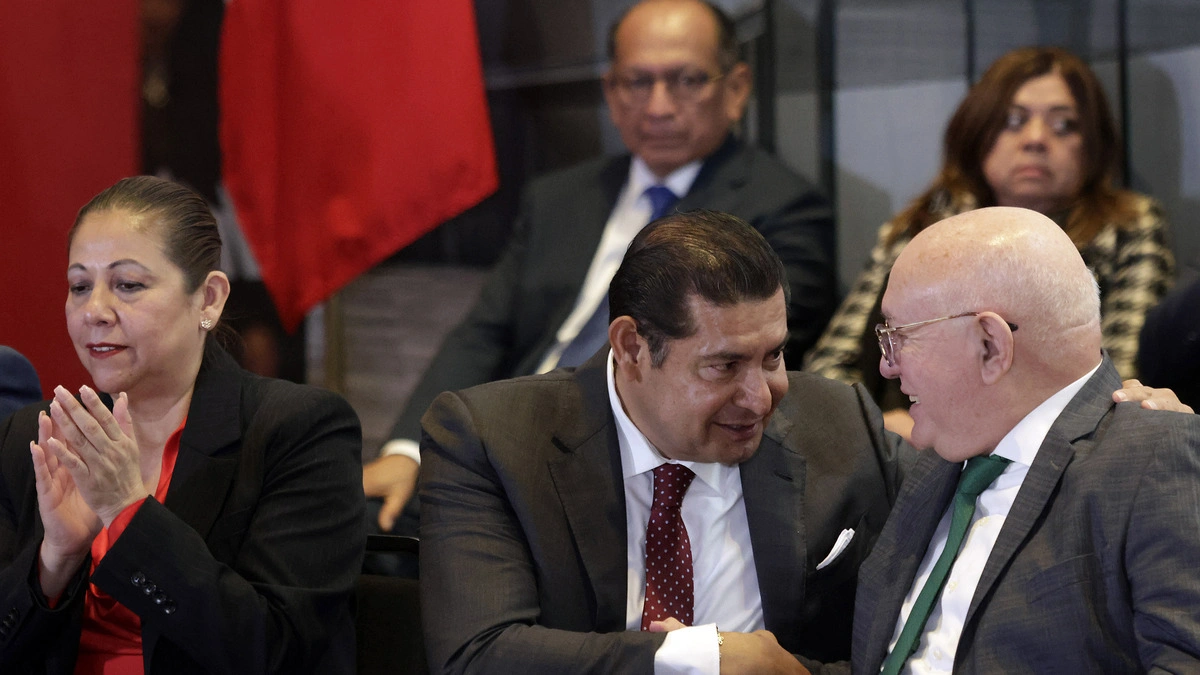 Alejandro Armenta está haciendo lo que tiene que hacer, reconoce Colmenares 