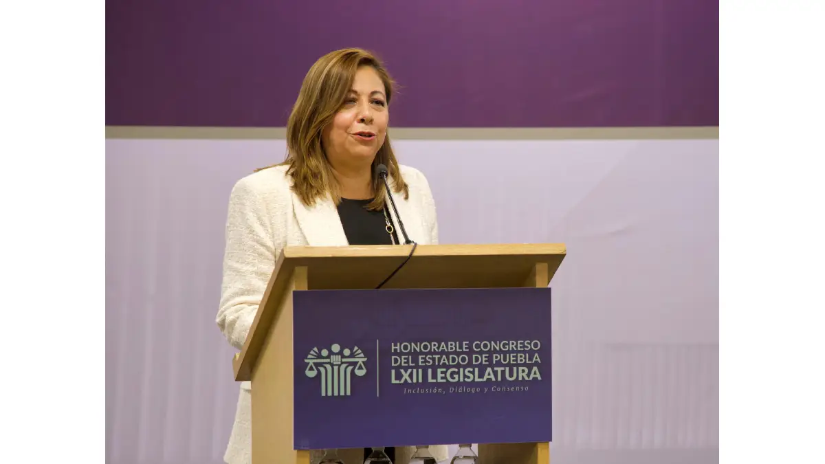 Educación, vital para desarrollo y transformación, afirma Laura Artemisa en Foro