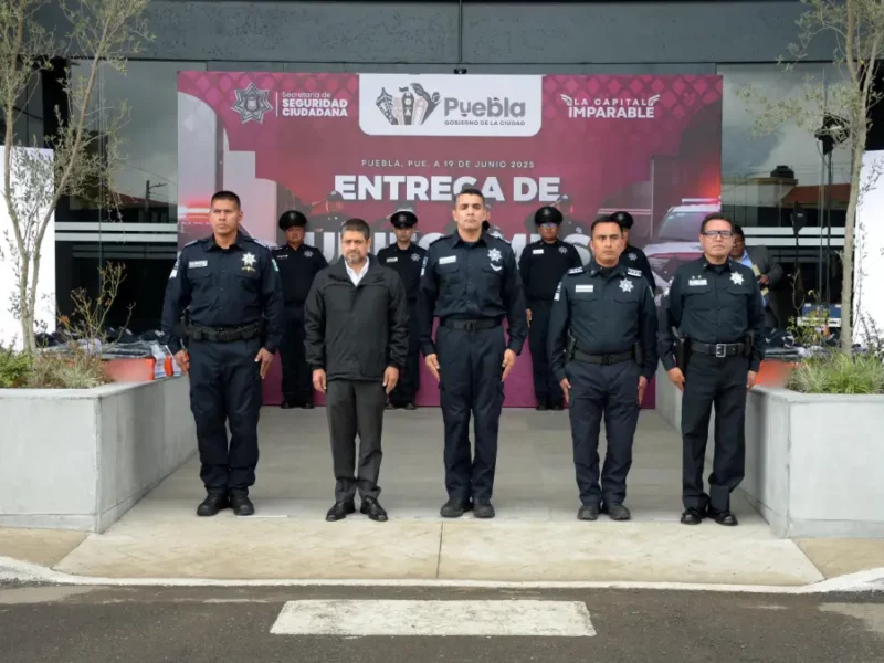 Entrega SSC uniformes a elementos operativos de la Policía de la Ciudad