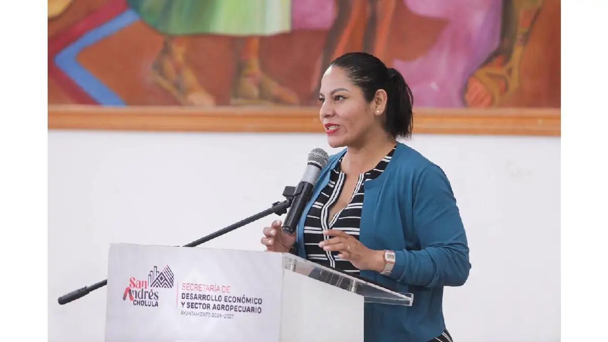 Fortalece Lupita Cuautle la atención ciudadana con capacitación en trámites