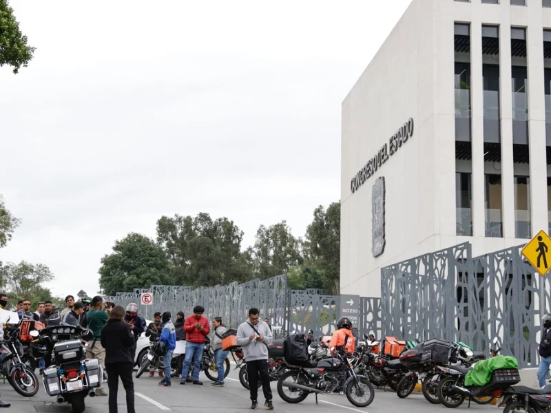 Con el voto del PAN, Congreso de Puebla aprueba la Ley Chaleco 