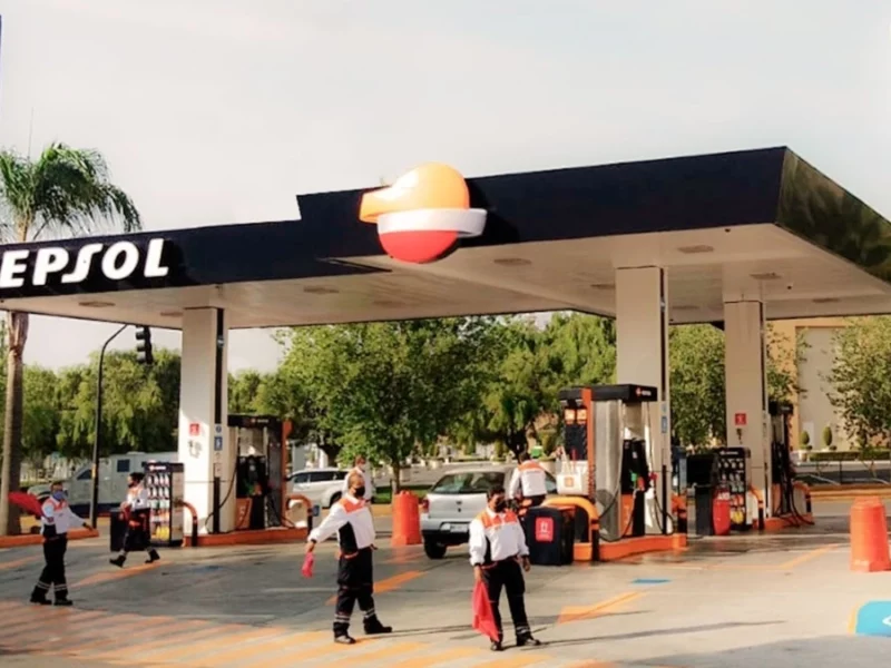 Despachadora de Repsol en Puebla, de las que más caro vende la gasolina en el país