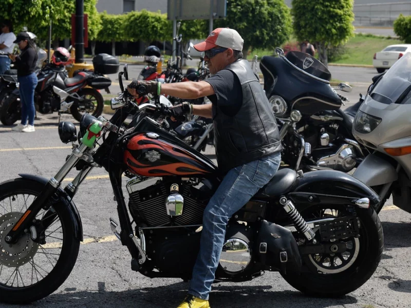 Bikers se manifiestan en visita de Claudia Sheinbaum a Puebla 