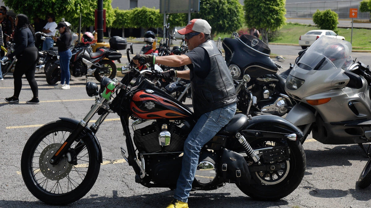 Bikers se manifiestan en visita de Claudia Sheinbaum a Puebla 