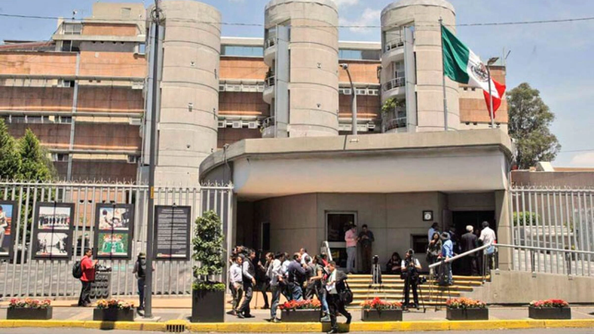 Entregan constancias a nuevos magistrados de las salas del Tepjf