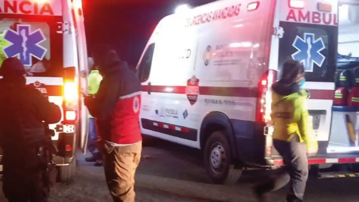 Transporte de personal atropella a una mujer en Álamos Vista Hermosa