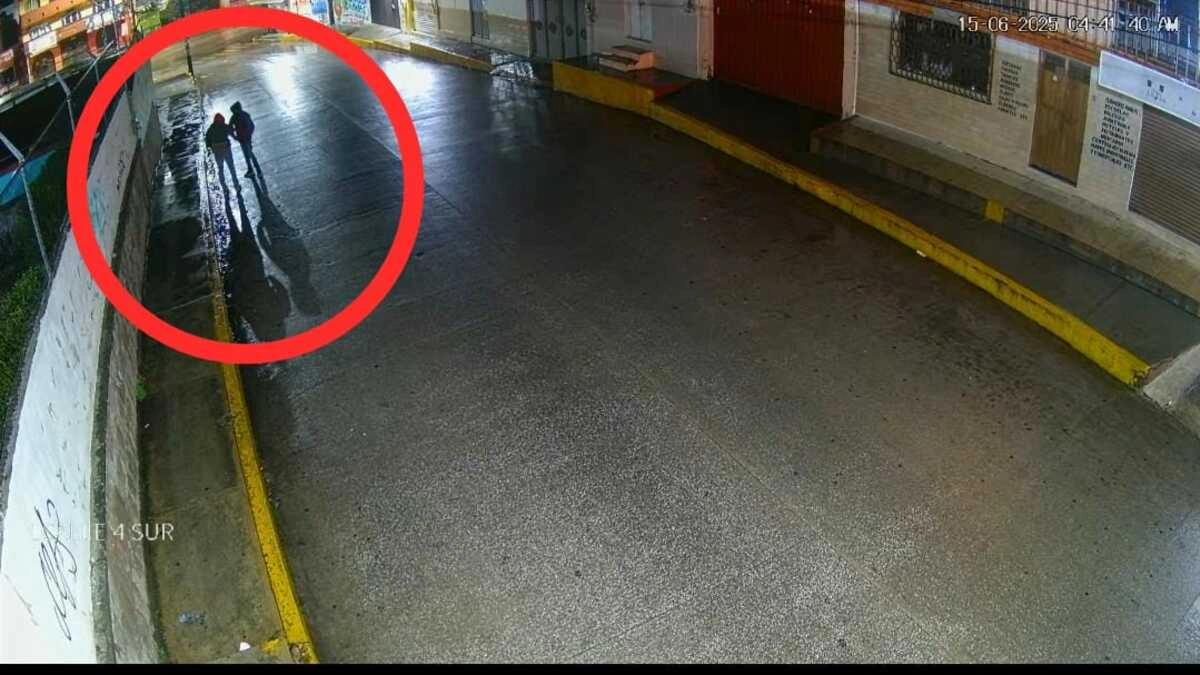 VIDEO: Asaltan a trabajador de la Volkswagen en Chachapa, Amozoc